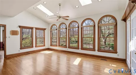 Living - 2560 Chartstone Dr, Midlothian, VA 23113 photo 3 of 5
