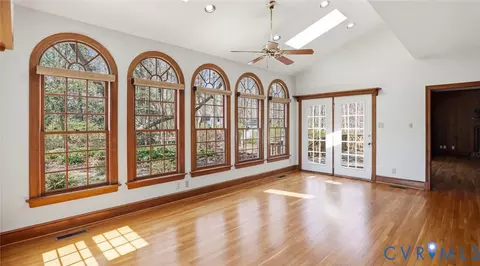 Living - 2560 Chartstone Dr, Midlothian, VA 23113 photo 2 of 5