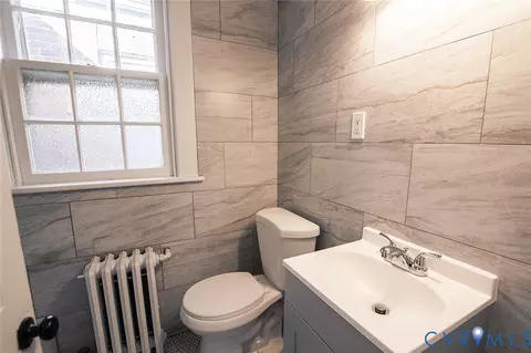Bath - 1306 Overbrook Rd, Richmond, VA 23220 photo 2 of 4