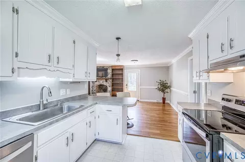 14101 W Hensley Rd, Midlothian, VA 23112 photo 9