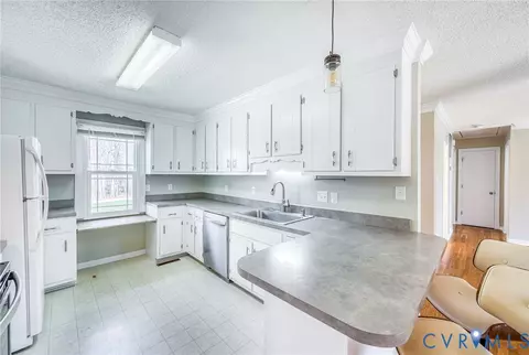 14101 W Hensley Rd, Midlothian, VA 23112 photo 7