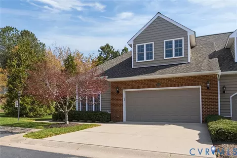 5201 Creek Heights Dr, Midlothian, VA 23112