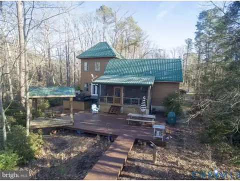 450 Newtown Rd, White Stone, VA 22578