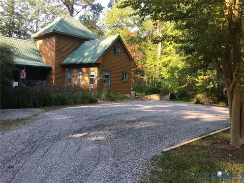 450 Newtown Rd, White Stone, VA 22578