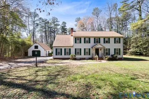 11716 Ivywood Rd, Chester, VA 23831