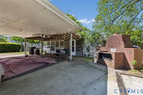 Exterior - 803 Belfast Ave, Hampton, VA 23661 photo 6 of 7