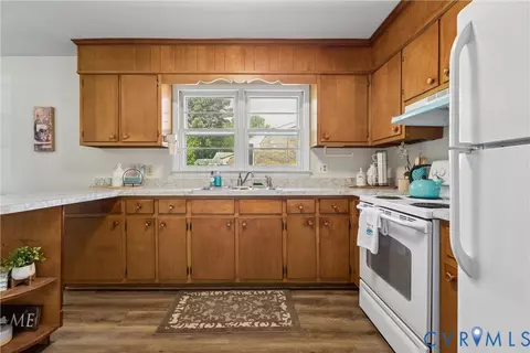 Kitchen - 803 Belfast Ave, Hampton, VA 23661 photo 2 of 3