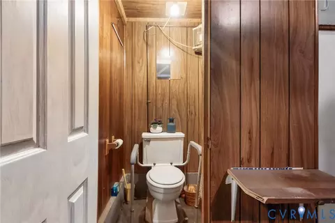 Bath - 803 Belfast Ave, Hampton, VA 23661 photo 3 of 3