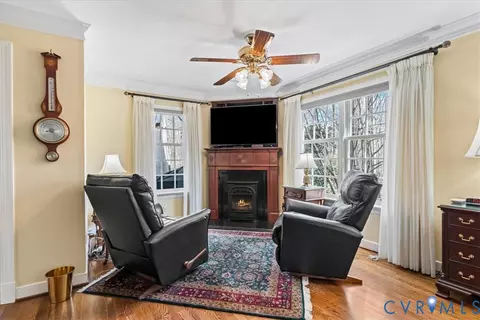 Living - 2911 Vistapoint Rd, Midlothian, VA 23113 photo 8 of 8