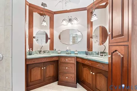 Bath - 2911 Vistapoint Rd, Midlothian, VA 23113 photo 1 of 10