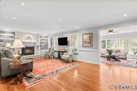 Living - 2911 Vistapoint Rd, Midlothian, VA 23113 photo 2 of 8