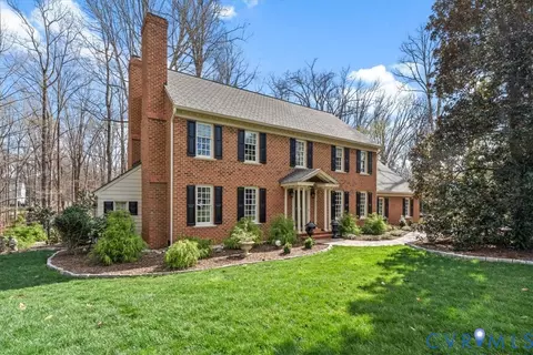 Exterior - 2911 Vistapoint Rd, Midlothian, VA 23113 photo 2 of 19