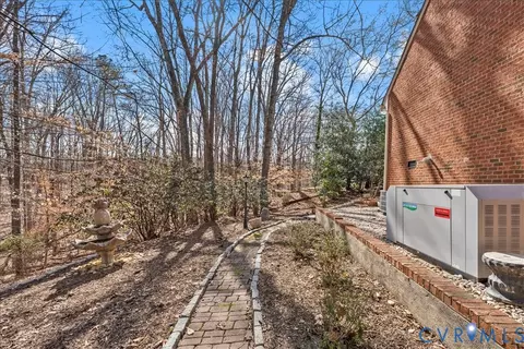 Exterior - 2911 Vistapoint Rd, Midlothian, VA 23113 photo 13 of 19