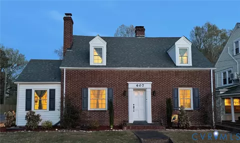 607 S Main St, Blackstone, VA 23824