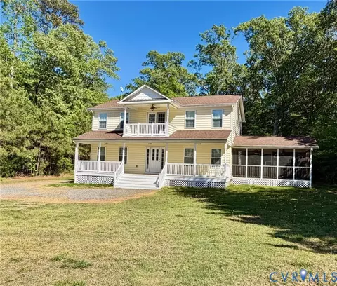 275 Grannys Bar Rd, Hague, VA 22469
