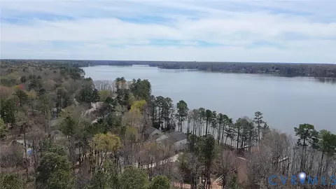 View/Area - 3209 Fox Chase Rd, Midlothian, VA 23112 photo 9 of 12