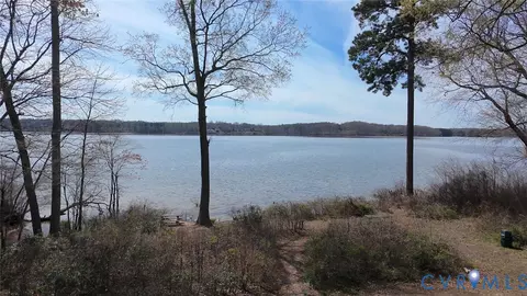 View/Area - 3209 Fox Chase Rd, Midlothian, VA 23112 photo 10 of 12