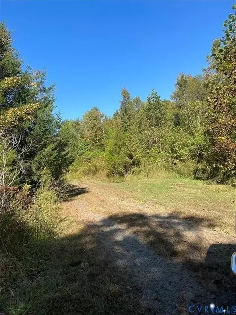 470 Price Rd, Louisa, VA 23093
