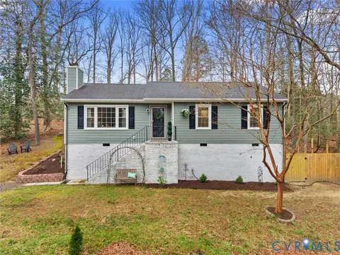 7059 Poteet Ln, Mechanicsville, VA 23111
