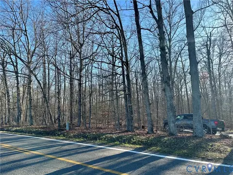 7 Clementown Rd, Amelia Courthouse, VA 23002