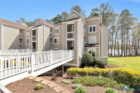 102 Water Pointe Ct, Midlothian, VA 23112