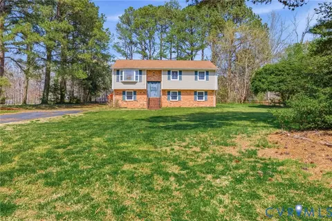 2300 Burgage Ln, South Prince George, VA 23805