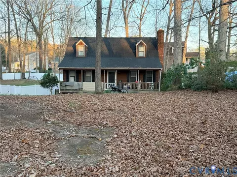 4612 Greenbriar Dr, Chester, VA 23831