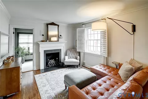 Living - 4213 Patterson Ave, Richmond, VA 23221 photo 3 of 4