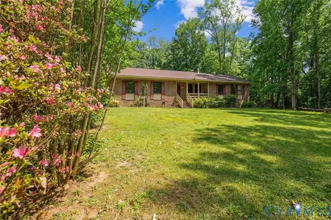 4725 E Grey Fox Cir, Gum Spring, VA 23065 photo 5