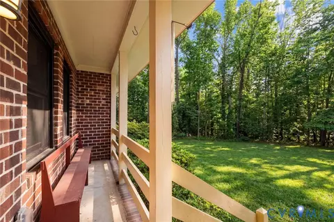 4725 E Grey Fox Cir, Gum Spring, VA 23065 photo 7