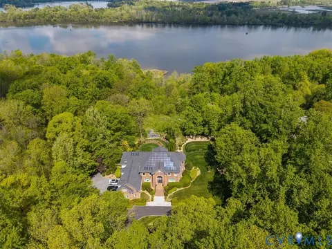 402 Rivers Bend Cir, Chester, VA 23836