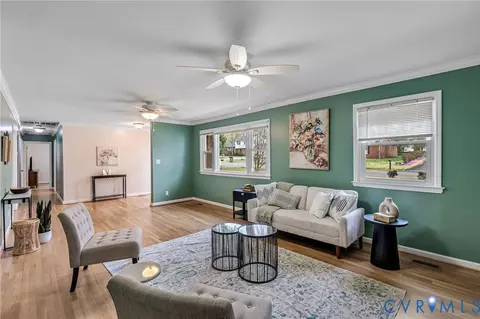 Living - 5904 Sutherland Dr, Sutherland, VA 23885 photo 3 of 4
