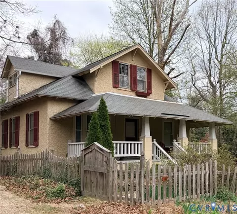 12105 Mathenay Dr, Chester, VA 23831