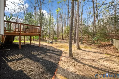 Exterior - 6924 Velvet Antler Dr, Midlothian, VA 23112 photo 4 of 8