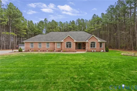 18525 Noel Station Ln, Ruther Glen, VA 22546
