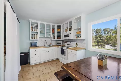 Kitchen - 2980 Three Chopt Rd, Gum Spring, VA 23065 photo 2 of 2