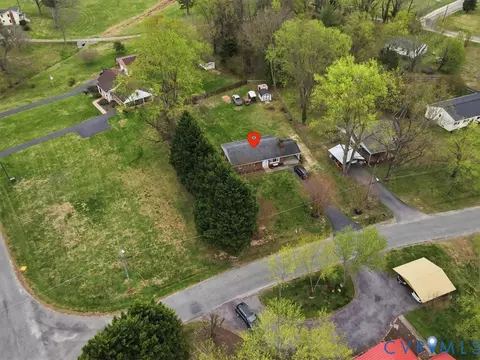 View/Area - 107 Patrick Henry Dr, Louisa, VA 23093 photo 6 of 8