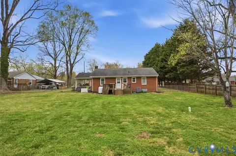 Exterior - 107 Patrick Henry Dr, Louisa, VA 23093 photo 4 of 7