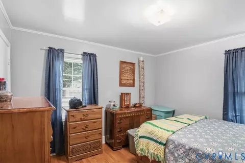 Bedroom - 107 Patrick Henry Dr, Louisa, VA 23093 photo 3 of 6