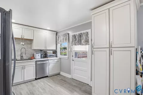 Kitchen - 107 Patrick Henry Dr, Louisa, VA 23093 photo 3 of 7