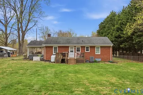 Exterior - 107 Patrick Henry Dr, Louisa, VA 23093 photo 5 of 7