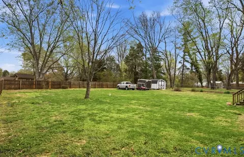 Exterior - 107 Patrick Henry Dr, Louisa, VA 23093 photo 6 of 7