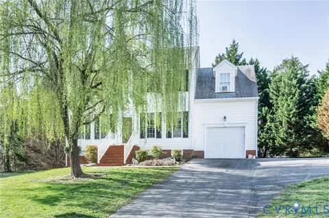 12420 Ivyridge Ct, Chester, VA 23831
