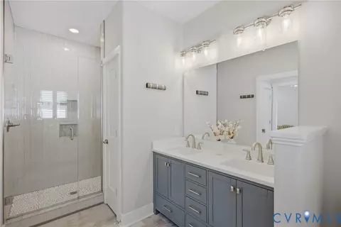 Bath - 514 Pollock St, Richmond, VA 23222 photo 1 of 3