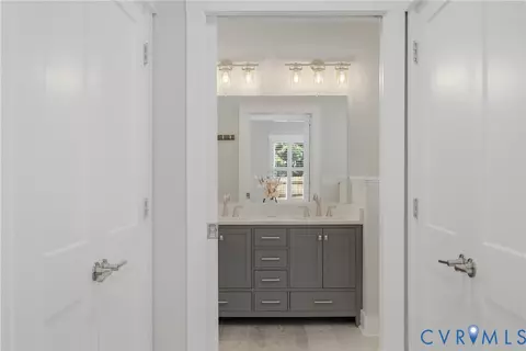 Entry Way - 514 Pollock St, Richmond, VA 23222 photo 3 of 4