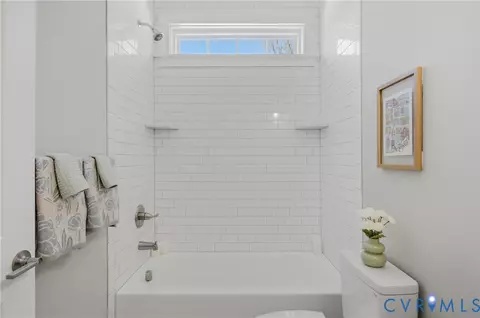 Bath - 514 Pollock St, Richmond, VA 23222 photo 2 of 3
