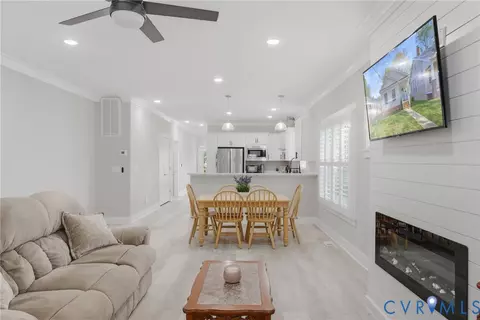 Entry Way - 514 Pollock St, Richmond, VA 23222 photo 1 of 4