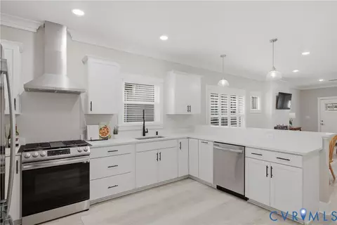Kitchen - 514 Pollock St, Richmond, VA 23222 photo 2 of 2