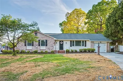 901 Dogwood Dr, Colonial Heights, VA 23834
