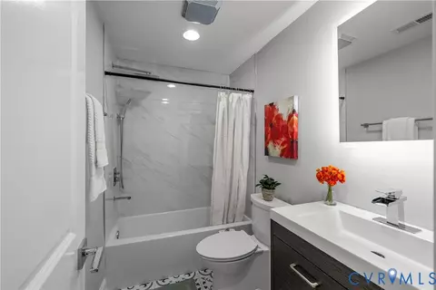Bath - 327 S Cherry St, Richmond, VA 23220 photo 2 of 2
